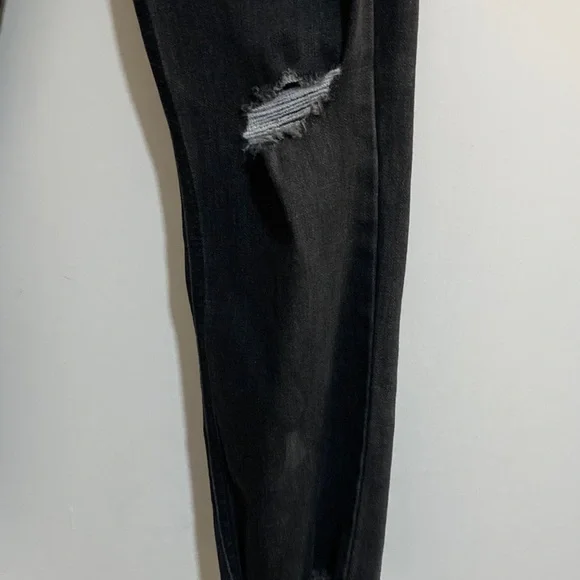 Old Navy Black Skinny Jeans with Distressed Knee - Picture 3 of 8